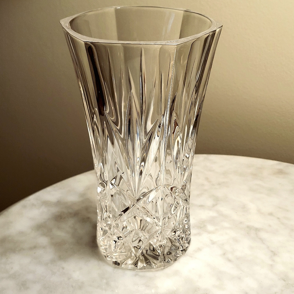 ROYAL CRYSTAL ROCK (RCR) Linea Gala Diamond Cut Crystal Vase